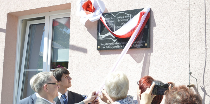 Odsłonięcie pamiątkowej tablicy w SOSW