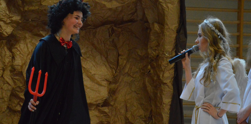 Wesołe jasełka w I LO