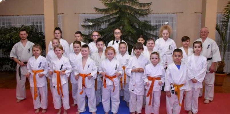 Egzamin w Kąkolewnicy na wyższe stopnie karate