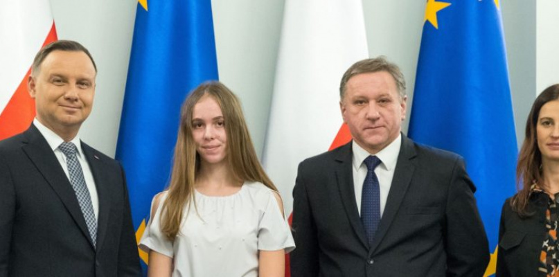 Uczennica LO w Komarówce nagrodzona w pałacu prezydenckim