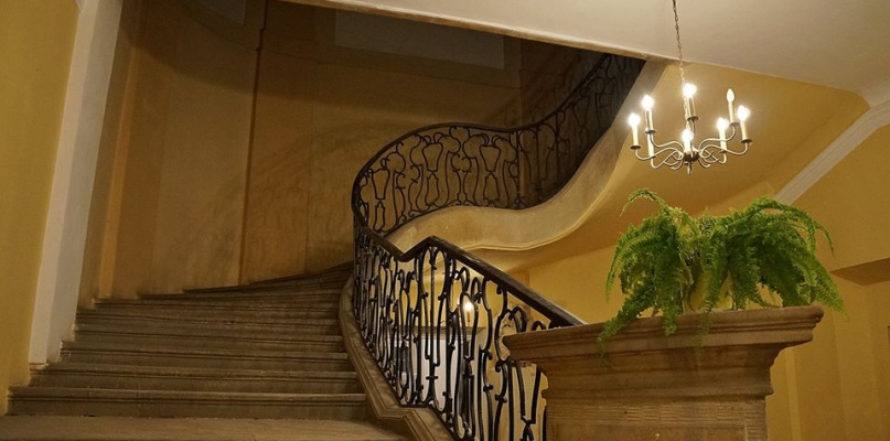 Radzyński pałac wieczorem