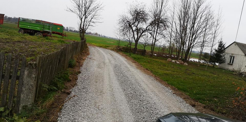 Utwardzanie dróg w Żyłkach i Rozwadowie