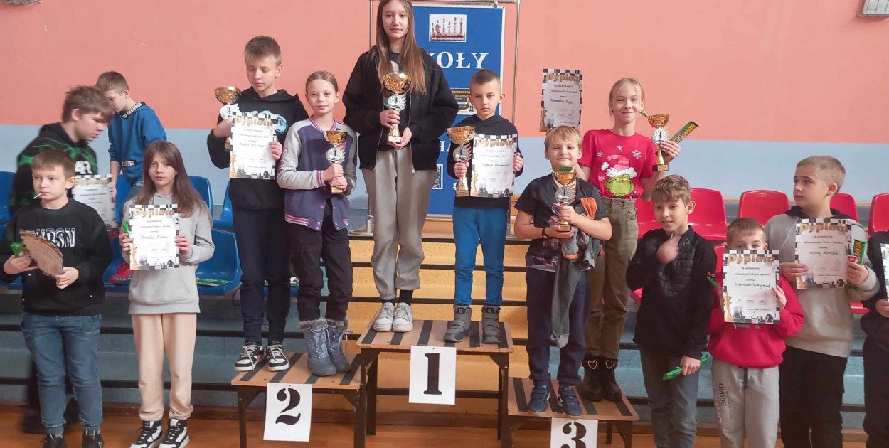 Szachowe mistrzostwa uczniów w Komarówce Podlaskiej