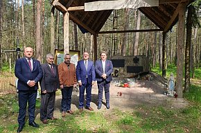 Uczczenie 3 maja przez działaczy RaSIL i radnych-12356