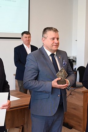 Wręczenie nagrody >>Prymus<< dla uczniów z powiatu-12496