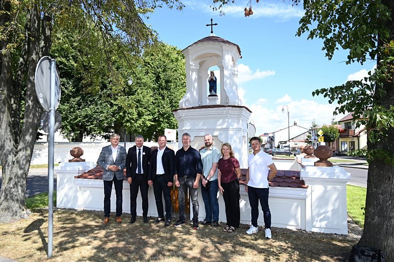 Odbiór zabytkowych kapliczek po remoncie