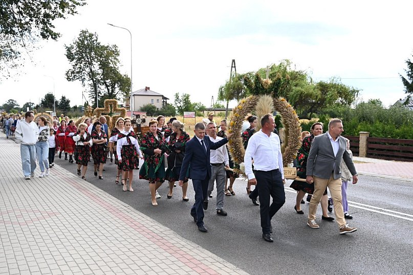Dożynki gminno-parafialne w Ulanie-Majoracie