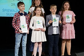 Powiatowe eliminacje konkursu "Śpiewający Słowik" w Radzyniu-238353