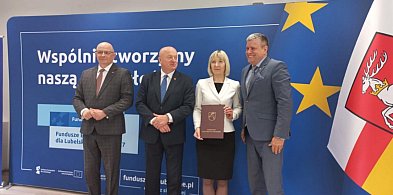 Podpisanie umów w/s aktywizacji bezrobotnych-244080