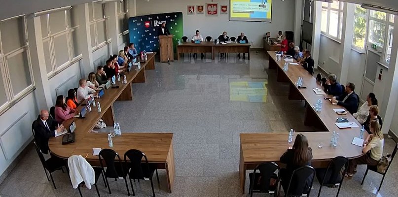 Sprawozdanie z pracy MOSiR-u na sesji Rady Miasta - 244102
