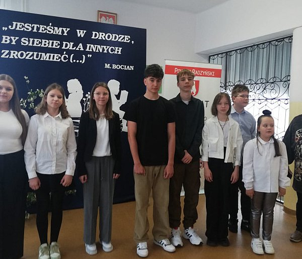Reprezentanci GOK-u w Ulanie recytowali wiersze Marianny Bocian-244114