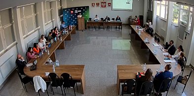 Sprawozdanie z pracy MOPS na sesji Rady Miasta-244197