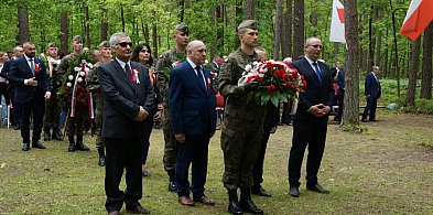 Uroczystość patriotyczna w lesie Baran-244470