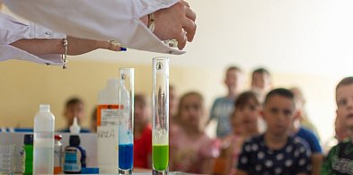 Pokazy chemiczne w I LO na Dzień Dziecka-244491