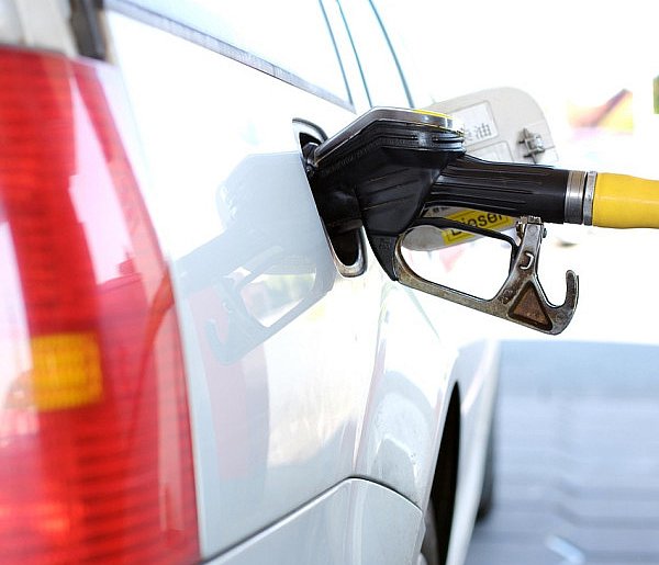 Ceny paliw w Polsce. Benzyna i LPG tanieją, ale diesel nie chce odpuścić-244918