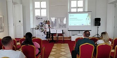 Seria spotkań informacyjnych zorganizowanych przez "Zapiecek"-244938