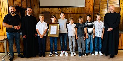 Podziękowania w imieniu marszałka dla radzyńskich ministrantów-244951