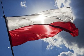Flaga i hymn na nowo? Rząd chce korekty przepisów dot. symboli narodowych-244975