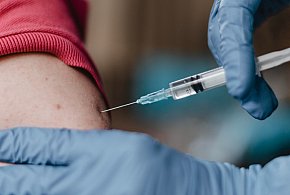 Nowa metoda oszustów. Tak próbują „oskubać” seniorów-245462