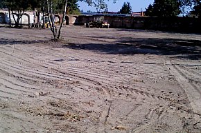 Prace w byłym >>ogródku PUK-u<<-12719