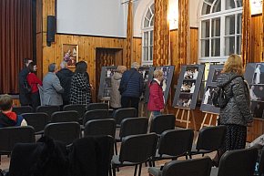 Wystawa fotografii radzynian z Janem Pawłem II-12839