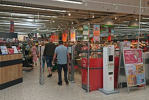 Pracownicy popularnej sieci mają dość. W południe zatrzymają pracę-247236