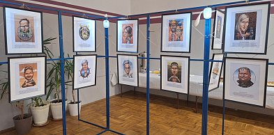 Wystawa karykatur z Radzyńskich Spotkań z Podróżnikami w Milanowie