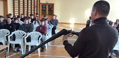 Szkolenie na temat broni w I LO