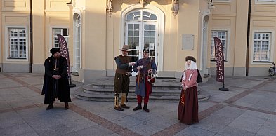 Pokaz dawnych strojów w Radzyniu