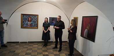 Wystawa malarstwa Oliwii Smoleń "Portret kobiety" w ROK-u