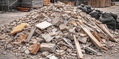 Czym są odpady budowlane i dlaczego do ich wywozu warto zatrudnić profesjonalną fi