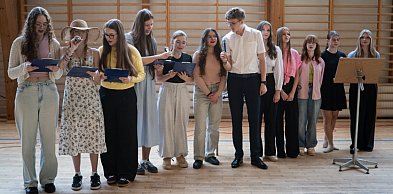 Koncert w I LO z okazji Dnia Kobiet