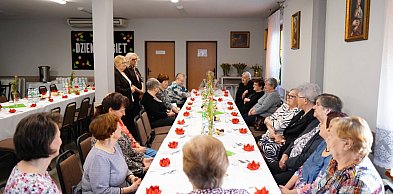 Dzień Kobiet w Klubie Seniora w Komarówce Podlaskiej