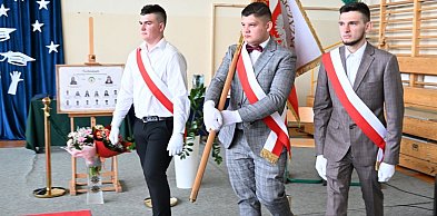 Zakończenie roku szkolnego maturzystów w ZSR w Woli Osowińskiej