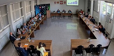 Sprawozdanie z pracy ZGL na sesji Rady Miasta