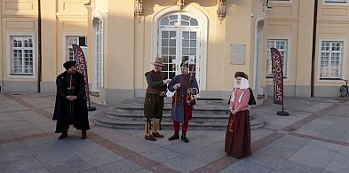 Pokaz dawnych strojów w Radzyniu