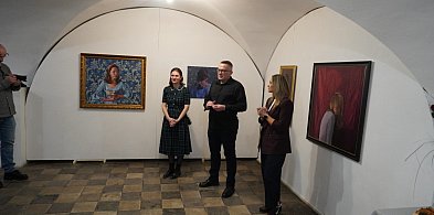 Wystawa malarstwa Oliwii Smoleń "Portret kobiety" w ROK-u