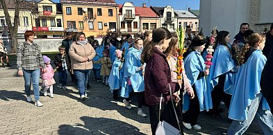 Procesja w Niedzielę Palmową w parafii Trójcy Świętej