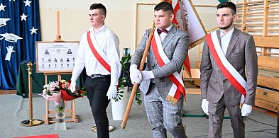 Zakończenie roku szkolnego maturzystów w ZSR w Woli Osowińskiej