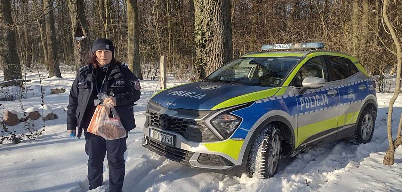 Dzielnicowi pomogli samotnie mieszkającemu 73-latkowi