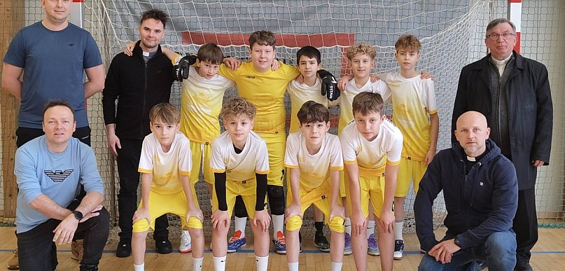 Awans radzyńskich ministrantów do finału turnieju piłkarskiego