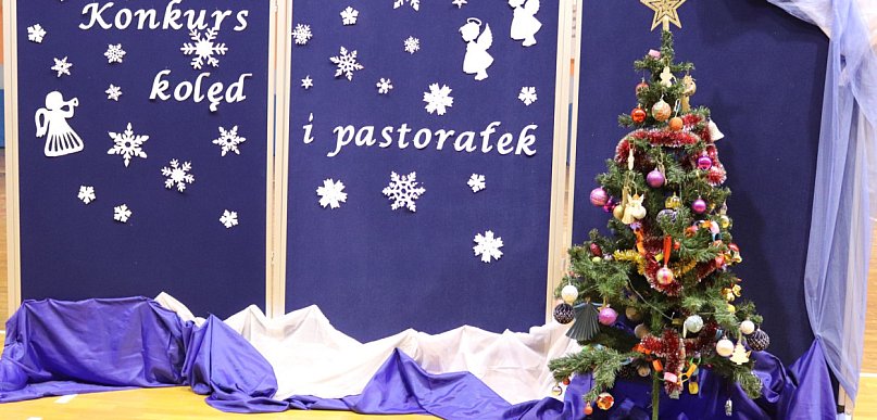Koncert Kolęd i Pastorałek w SP w Komarówce