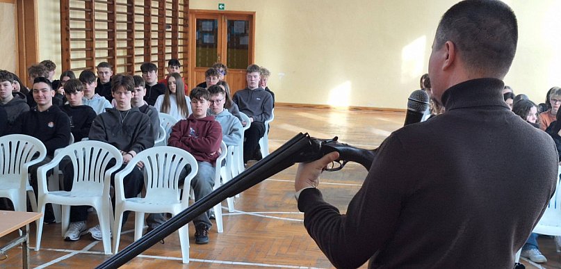 Szkolenie na temat broni w I LO