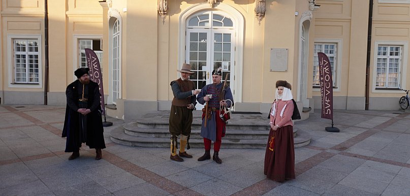 Pokaz dawnych strojów w Radzyniu