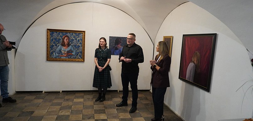 Wystawa malarstwa Oliwii Smoleń "Portret kobiety" w ROK-u