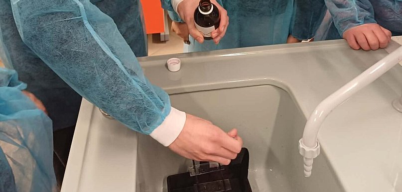 Uczniowie I LO na warsztatach biologicznych