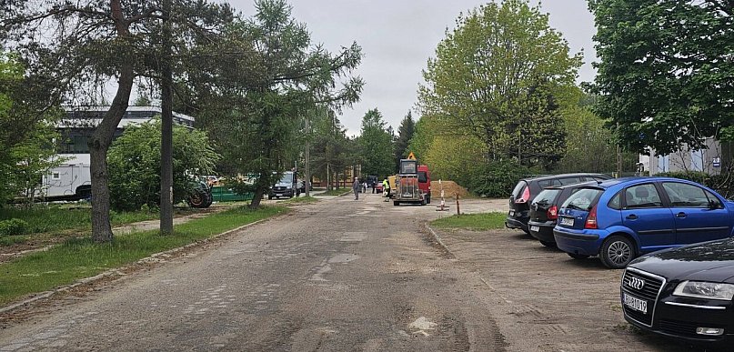 Prace przy drodze do szpitala psychiatrycznego