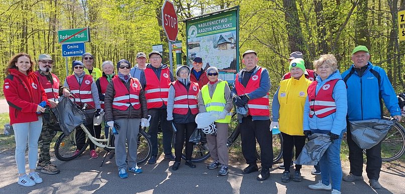 Akcja sprzątania lasu w Maryninie