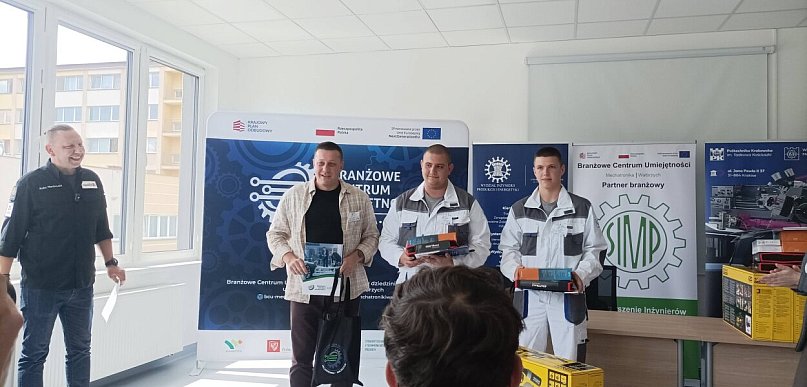 Sukces uczniów ZSP na turnieju mechatroników