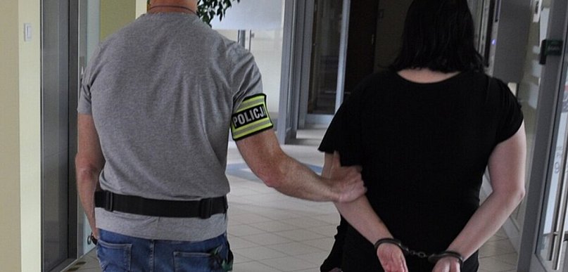 34-latka odpowie za kradzieże z włamaniem na rachunek bankowy
